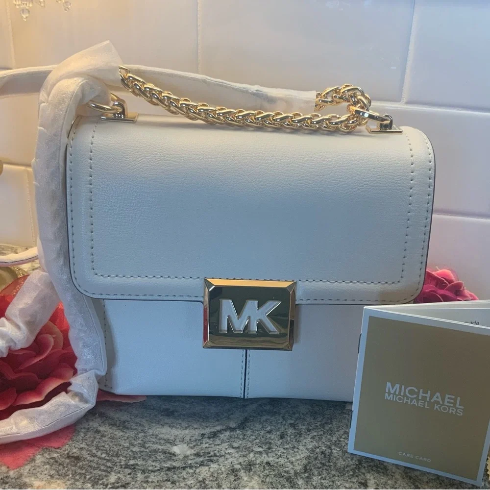 ♥️BRAND NEW/TAGS MICHAEL KORS GREAT ALL SEASON, ♥️Cream Crossbody Sonia bag. - Picture 2 of 11